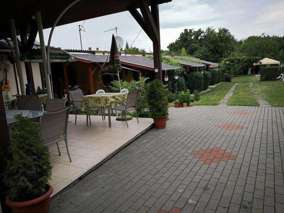 Haus Liberty Otel Balatonlelle Dış mekan fotoğraf